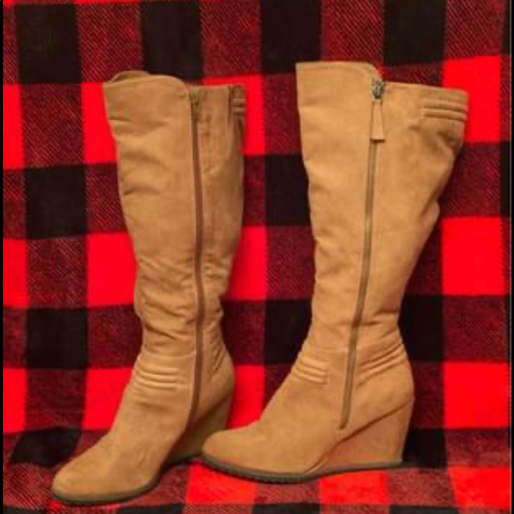 NICOLE 'Evlyn' 8.5 Faux Suede Wedge Boots.